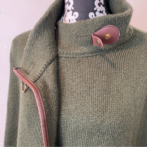 Akemi + Kin Anthropologie Knit Short Sleeve Poncho - Picture 14 of 16